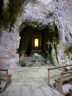 La chiesa nella grotta